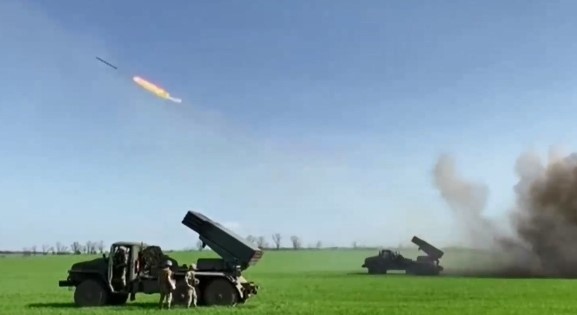 Русия твърди че е поела контрола над Херсонска област Руското